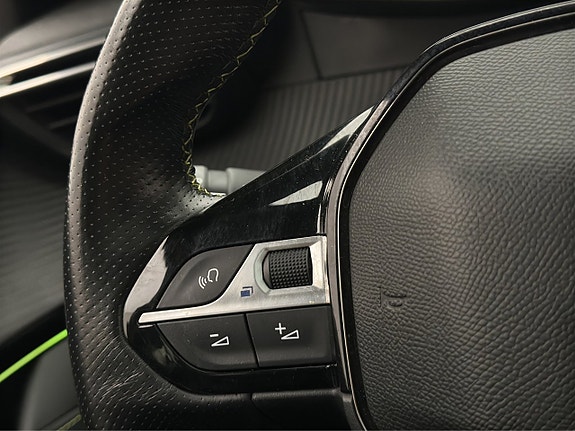 Peugeot e-208 28 of 30