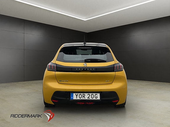 Peugeot e-208 8 of 30