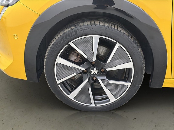 Peugeot e-208 30 of 30