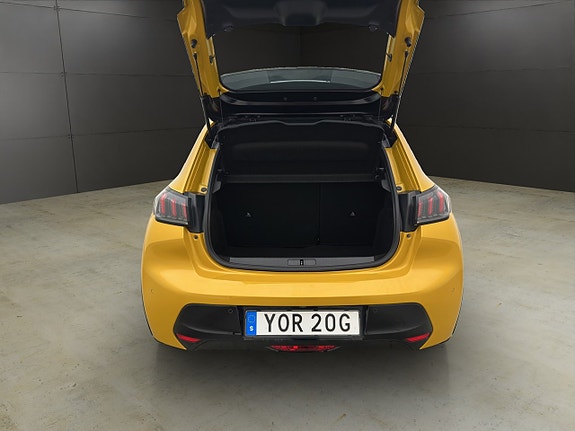 Peugeot e-208 11 of 30