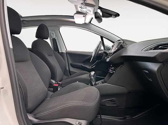 Peugeot 208 16 of 26