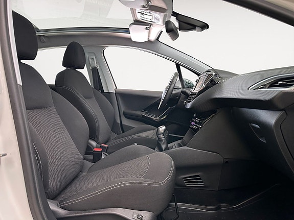 Peugeot 208 16 of 26