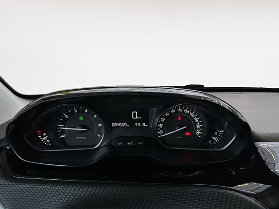 Peugeot 208 13 of 26
