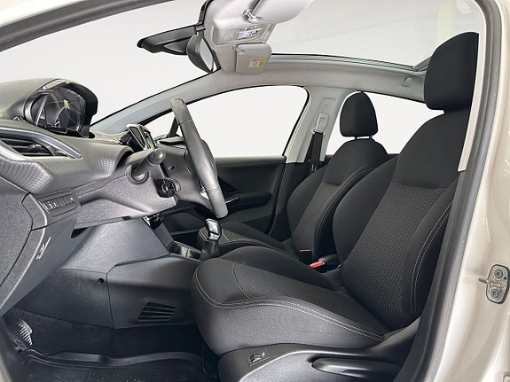 Peugeot 208 10 of 26
