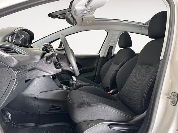 Peugeot 208 10 of 26