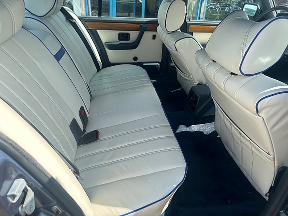 BMW 745i 8 of 8