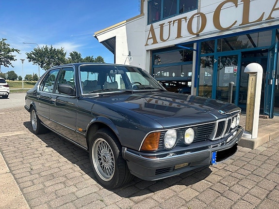 BMW 745i 2 of 8