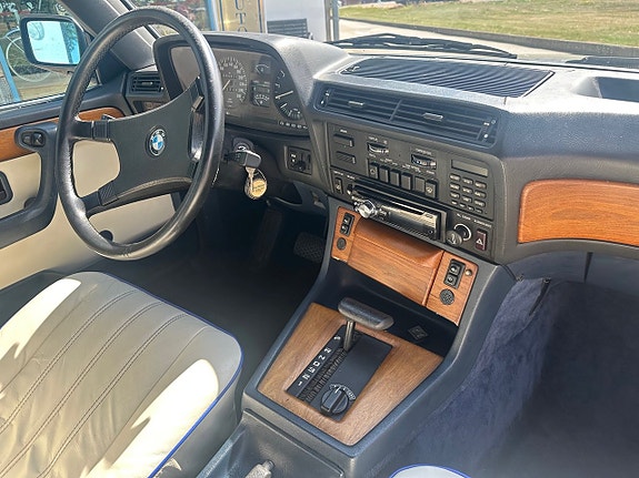 BMW 745i 6 of 8