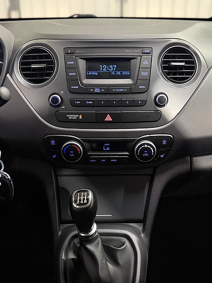 Hyundai i10 14 of 21