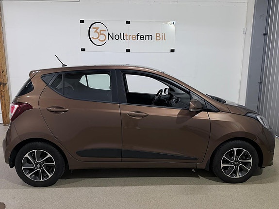 Hyundai i10 6 of 21