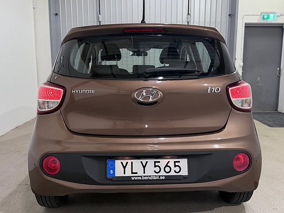 Hyundai i10 4 of 21