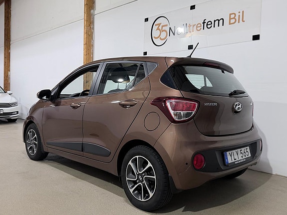 Hyundai i10 3 of 21