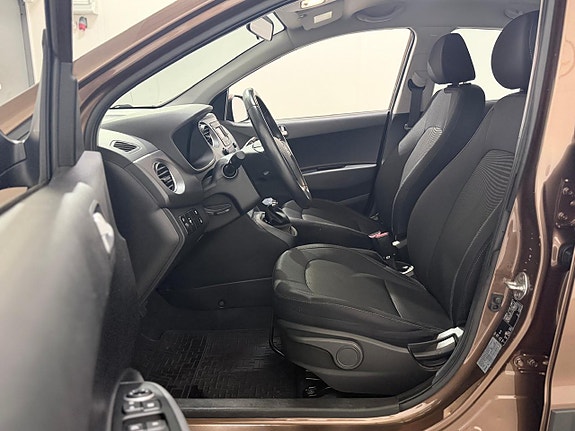 Hyundai i10 9 of 21