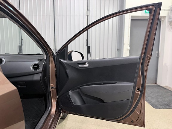 Hyundai i10 19 of 21