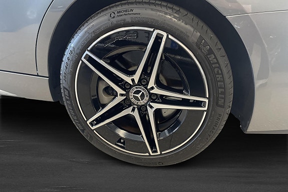 Mercedes-Benz C300 e 4 of 10