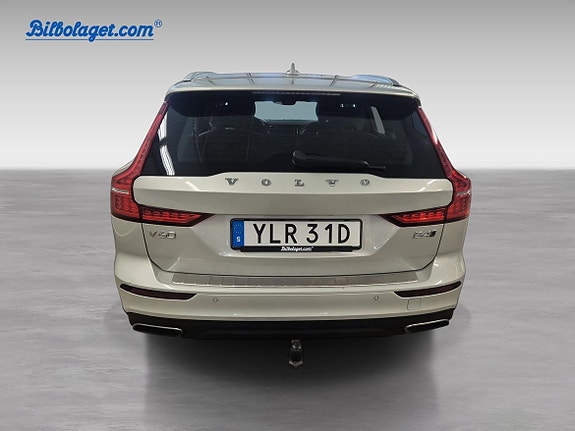 Volvo V60 Cross Country 6 of 11