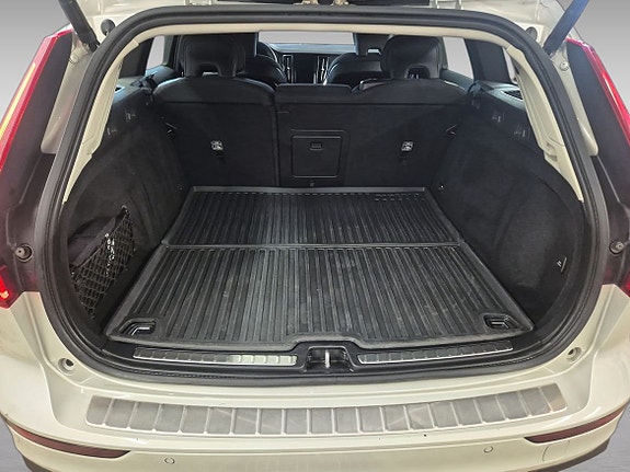Volvo V60 Cross Country 11 of 11