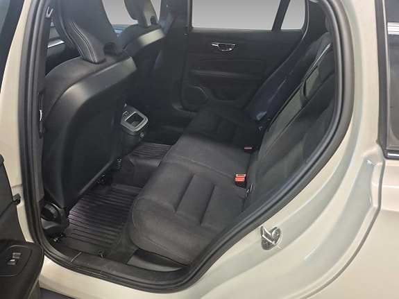 Volvo V60 Cross Country 10 of 11