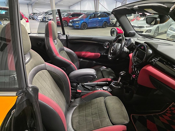 MINI Cooper S 5 of 9
