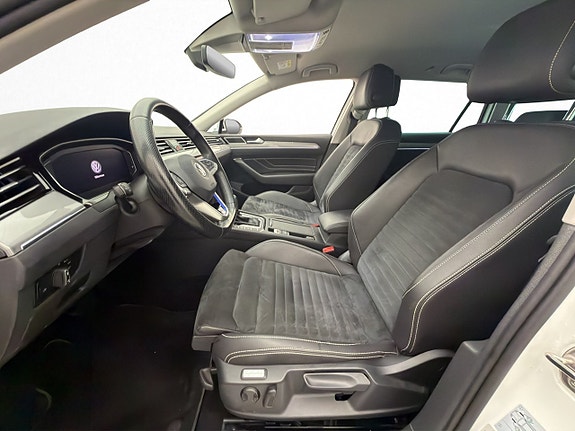 Volkswagen Passat 17 of 30