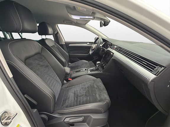 Volkswagen Passat 18 of 30