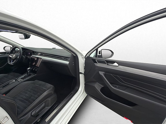 Volkswagen Passat 25 of 30