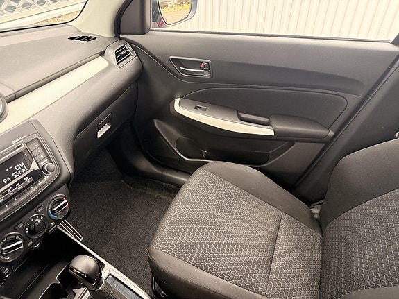 Suzuki Swift 11 of 13
