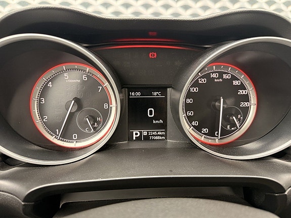 Suzuki Swift 8 of 13