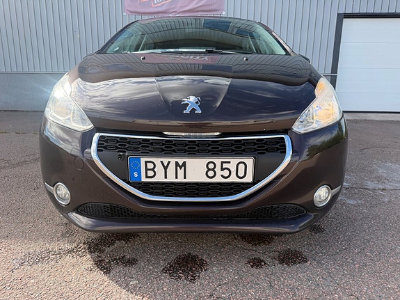 Peugeot 208 3 of 22