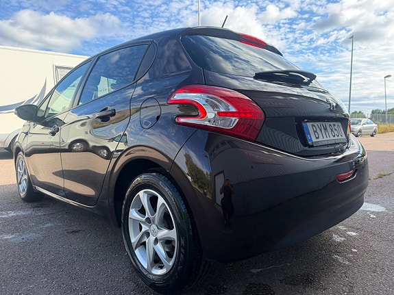 Peugeot 208 7 of 22