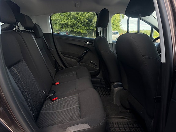 Peugeot 208 11 of 22