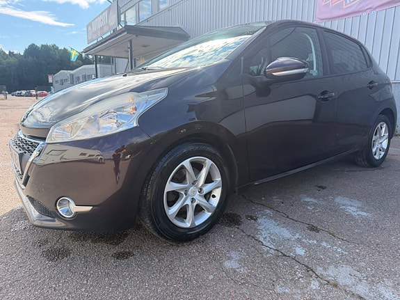 Peugeot 208 2 of 22