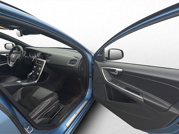 Volvo V60 23 of 30