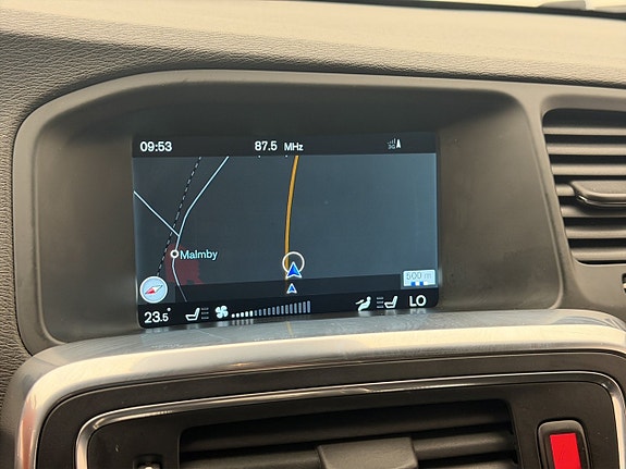 Volvo V60 17 of 30
