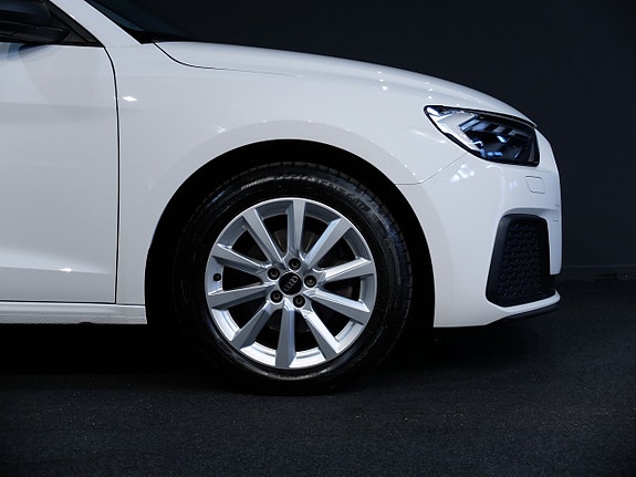 Audi A1 3 of 9