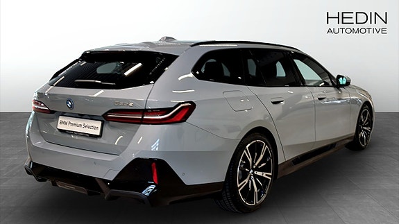 BMW 530e 2 of 9