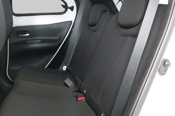 Toyota Aygo X 8 of 11