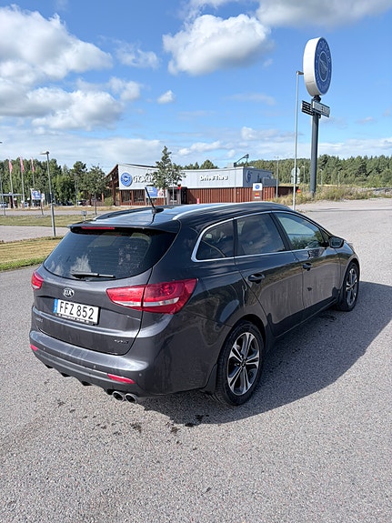 Kia Ceed 4 of 6