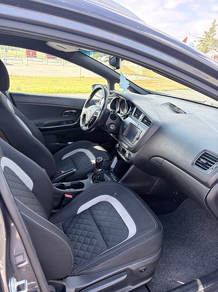 Kia Ceed 6 of 6
