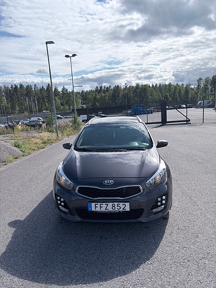 Kia Ceed 3 of 6
