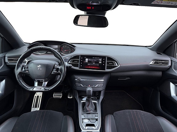 Peugeot 308 SW 12 of 15