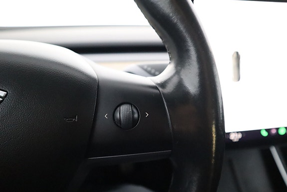 Tesla Model 3 15 of 20