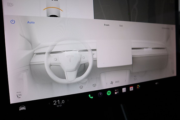 Tesla Model 3 19 of 20