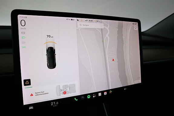 Tesla Model 3 16 of 20