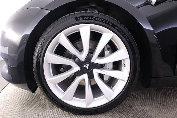 Tesla Model 3 10 of 20