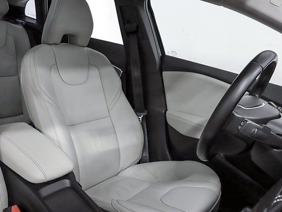 Volvo V40 6 of 7