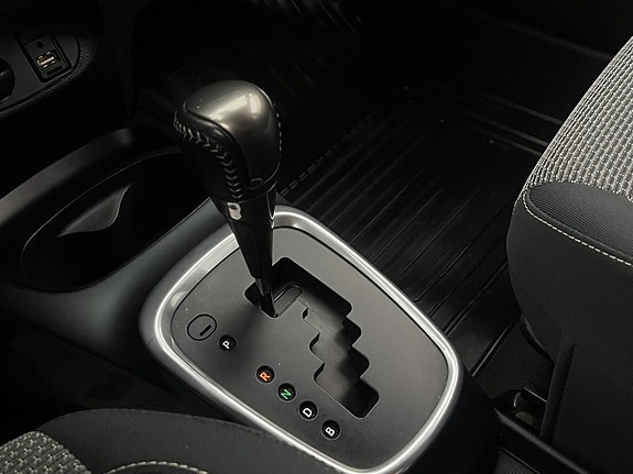 Toyota Yaris 21 of 29