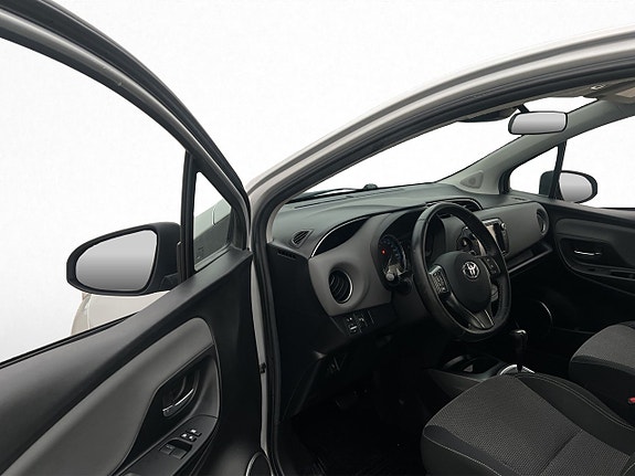 Toyota Yaris 9 of 29