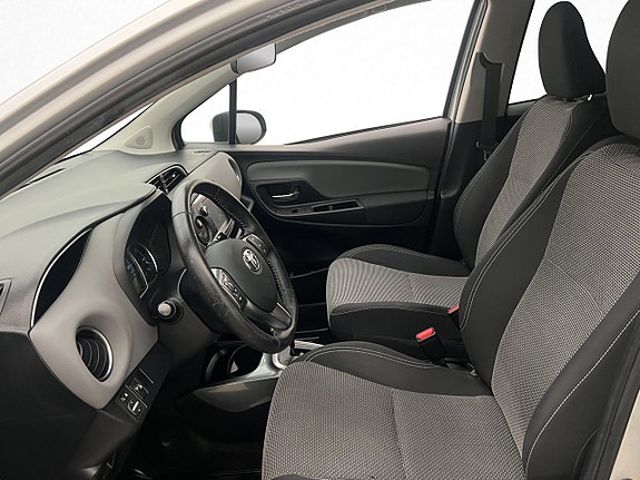 Toyota Yaris 10 of 29