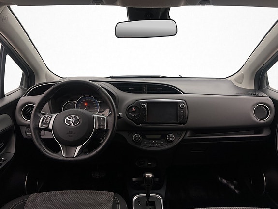 Toyota Yaris 11 of 29